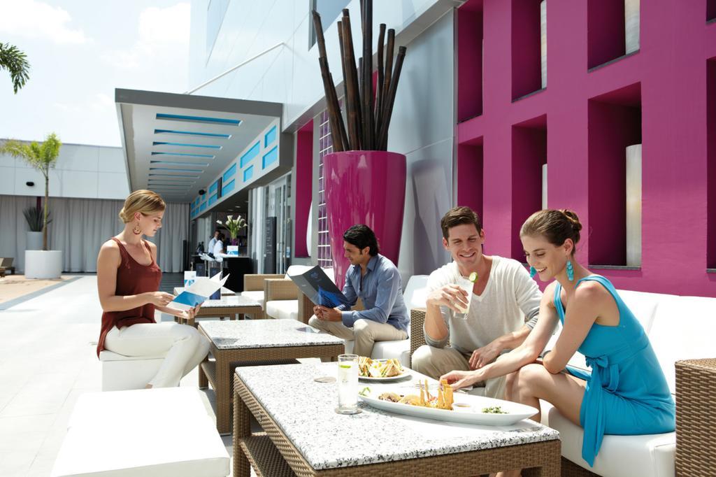 מלון Riu Plaza גואדלחארה מראה חיצוני תמונה
